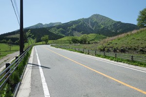根子岳の麓・国道265号線【阿蘇カルデラ】